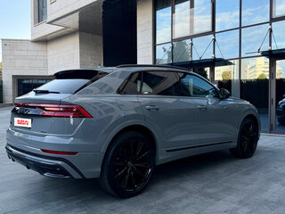 2023 Audi Q8 55 TFSI I (4M) Рестайлинг, серый, 13000000 рублей, вид 3