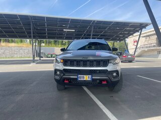 2025 Jeep Compass II Рестайлинг, серый, 3200000 рублей, вид 3