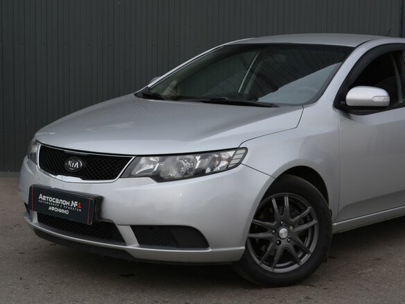 2009 Kia Cerato 5-speed II, серебристый, 849999 рублей