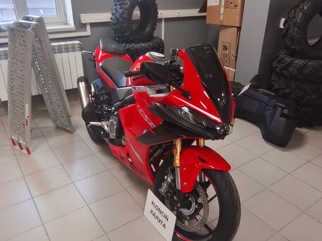 2026 Voge 525RR, красный, 577000 рублей, вид 2