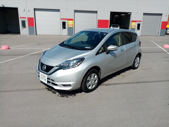 2020 Nissan Note II Рестайлинг, серебристый, 949000 рублей