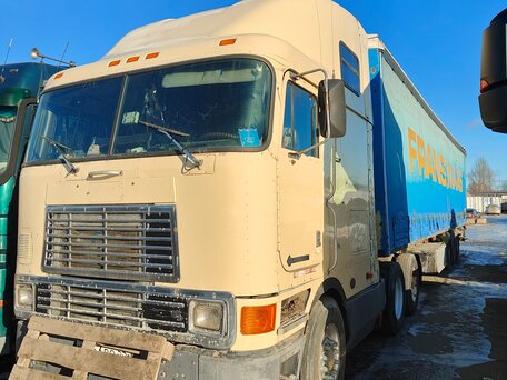 1998 International 9000 Series, жёлтый, 905000 рублей, вид 2