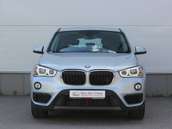 2017 BMW X1 18i sDrive II (F48), серебристый - вид 2