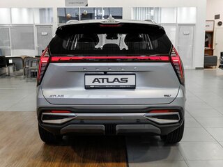 2026 Geely Atlas II, серебристый, 3449990 рублей, вид 4