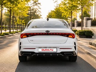 2021 Kia K5 III, белый, 2380000 рублей, вид 5