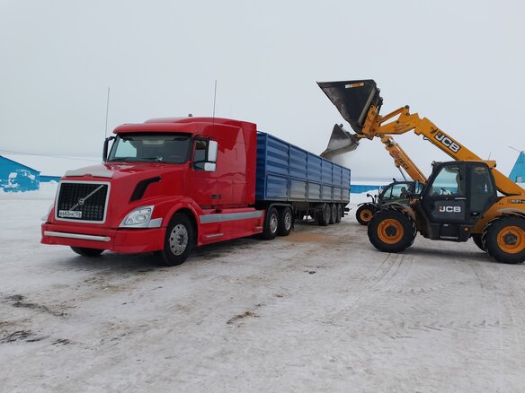 2003 Volvo VNL, красный, 5500000 рублей - вид 25