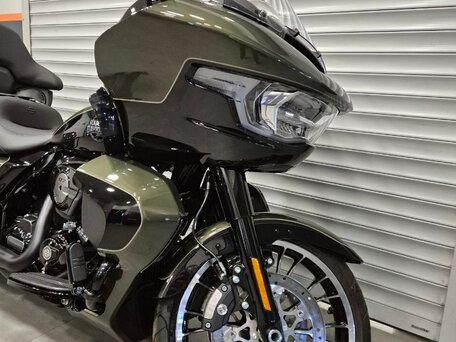 2026 Harley-Davidson Road Glide Limited, чёрный, 4850000 рублей, вид 3
