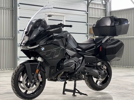 2025 BMW R 1300 RT, чёрный, 3150000 рублей, вид 2