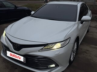 2020 Toyota Camry VIII (XV70), белый, 3170000 рублей, вид 3