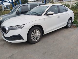 2021 Skoda Octavia IV (A8), белый, 2500000 рублей, вид 3