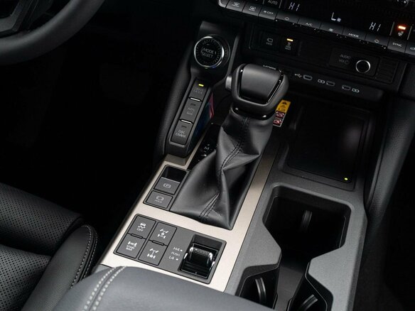 2025 Toyota Land Cruiser Prado 250 Series, чёрный, 11700000 рублей - вид 23
