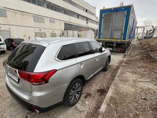 2019 Mitsubishi Outlander III Рестайлинг 3, серый, 1900000 рублей, вид 2