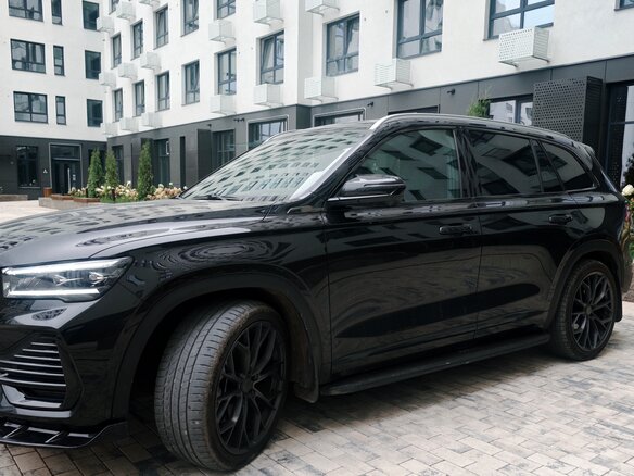 2025 Geely Monjaro (Xingyue L) I Рестайлинг (China Market), чёрный - вид 2