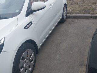 2012 Kia Rio III, белый, 600000 рублей, вид 3