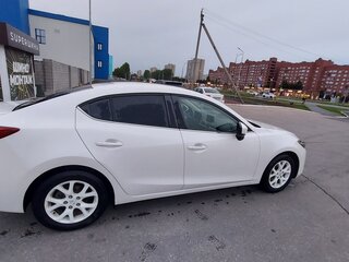 2018 Mazda 3 III (BM) Рестайлинг, белый, 1550000 рублей, вид 3