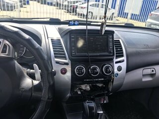 2011 Mitsubishi Pajero Sport II, серебристый, 2900000 рублей, вид 3