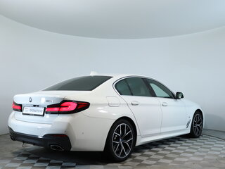 2021 BMW 5 серии 530i VII (G30/G31/G38) Рестайлинг, белый, 3397800 рублей, вид 5
