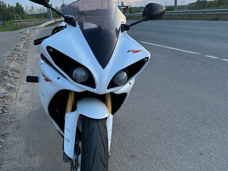 2009 Yamaha YZF-R1, белый, 890000 рублей, вид 3