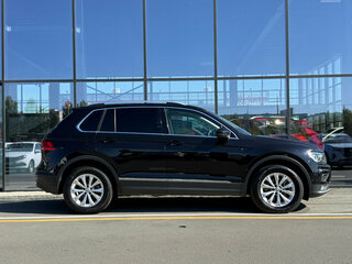 2019 Volkswagen Tiguan II, чёрный, 2570000 рублей, вид 4