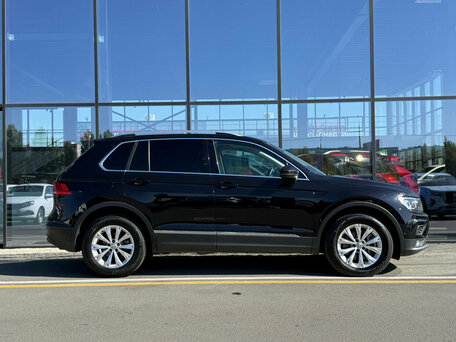 2019 Volkswagen Tiguan II, чёрный, 2744000 рублей, вид 5