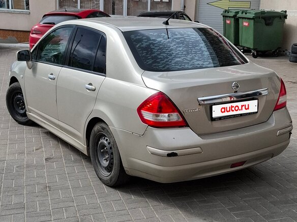 2011 Nissan Tiida I Рестайлинг, коричневый, 360000 рублей - вид 3