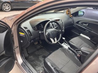 2012 Kia Ceed I Рестайлинг, бежевый, 650000 рублей, вид 5