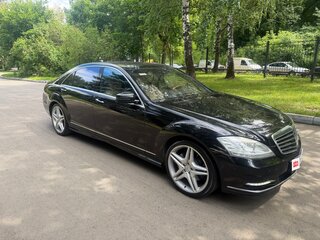 2010 Mercedes-Benz S-Класс 500 V (W221) Рестайлинг, чёрный, 1950000 рублей, вид 3