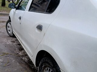 2014 Renault Logan II, белый, 250000 рублей, вид 5