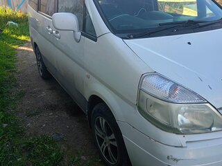 2001 Nissan Serena II (C24), белый, 500000 рублей, вид 1