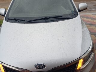 2015 Kia Rio III Рестайлинг, серебристый, 835000 рублей, вид 1