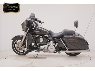 2013 Harley-Davidson Street Glide, чёрный, 1000000 рублей, вид 2