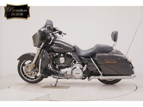 2013 Harley-Davidson Street Glide, чёрный, 1000000 рублей, вид 2