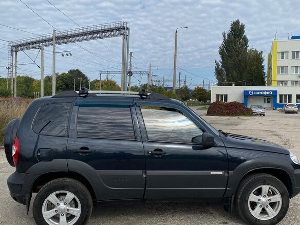 2015 Chevrolet Niva I Рестайлинг, чёрный, 640000 рублей - вид 3