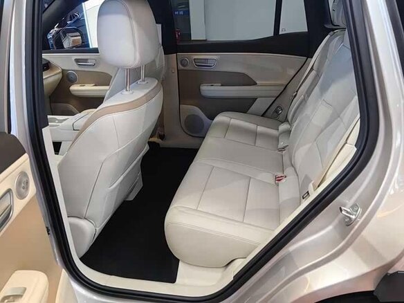 2025 Toyota bZ3X 58.3 kWh, серебристый, 2140000 рублей - вид 12