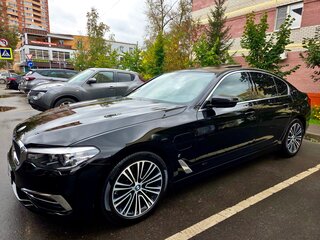 2019 BMW 5 серии 530e VII (G30/G31/G38), чёрный, 4300000 рублей, вид 5
