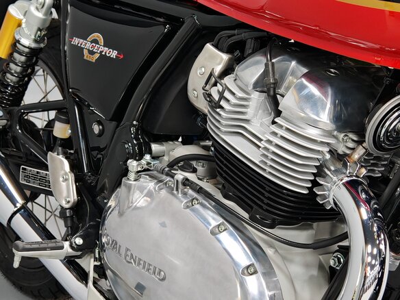 2025 Royal Enfield Interceptor, чёрный, 699000 рублей - вид 30