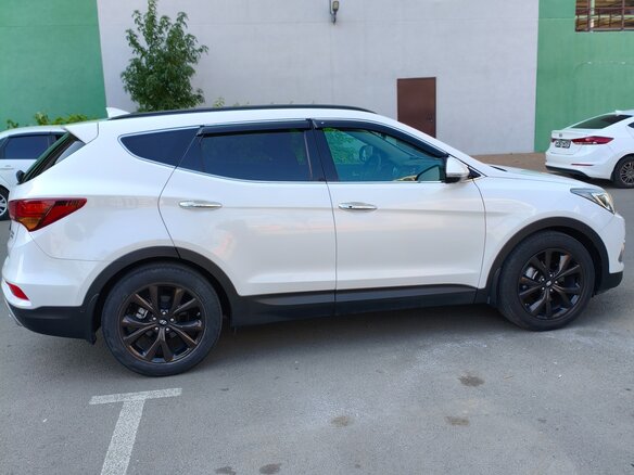 2016 Hyundai Santa Fe III Рестайлинг, белый, 2200000 рублей - вид 3