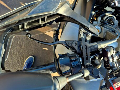2015 Yamaha MT-09 Tracer (FJ-09), серый, 920000 рублей, вид 4