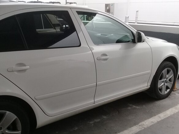 2013 Skoda Octavia II (A5) Рестайлинг, белый, 1000000 рублей - вид 4