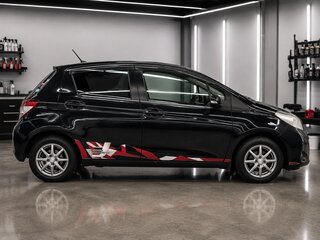 2011 Toyota Vitz III (XP130), чёрный, 650000 рублей, вид 3