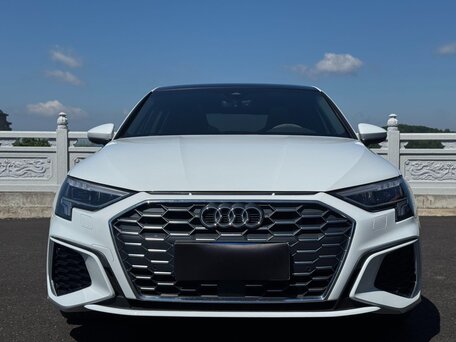 2022 Audi A3 35 TFSI Long IV (8Y), белый, 2450000 рублей, вид 2