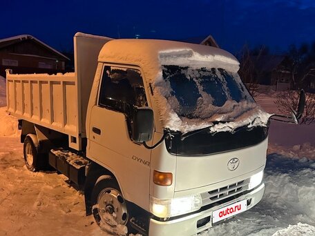1987 Toyota Dyna, белый, 1850000 рублей, вид 1