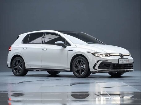 2022 Volkswagen Golf VIII, белый, 1950000 рублей, вид 3