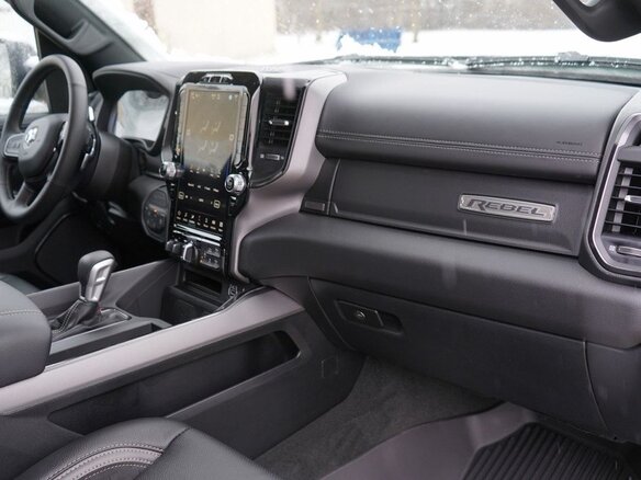 2023 Ram 1500 Quad Cab V, серый, 11400000 рублей - вид 14