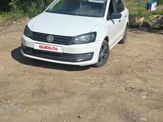 2017 Volkswagen Polo V Рестайлинг, белый, 780000 рублей, вид 3