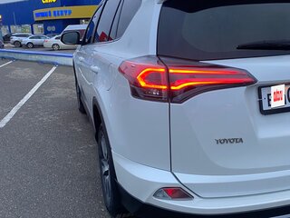 2017 Toyota RAV4 IV (XA40) Рестайлинг, белый, 2400000 рублей, вид 5