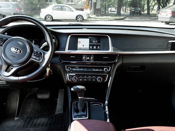 2018 Kia Optima IV, белый, 1700000 рублей - вид 9