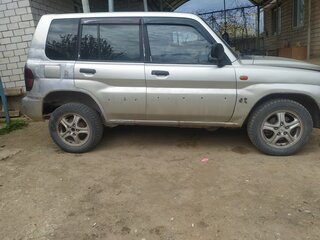 2001 Mitsubishi Pajero Pinin, серебристый, 300000 рублей, вид 2