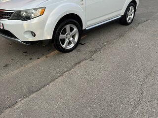 2009 Mitsubishi Outlander II, белый, 950000 рублей, вид 2