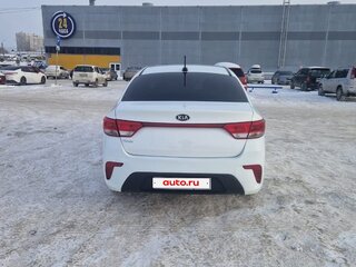 2018 Kia Rio IV, белый, 850000 рублей, вид 3